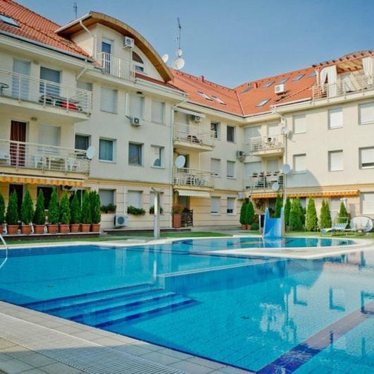 Relax Beach Apartman Hajduszoboszlo Exterior foto