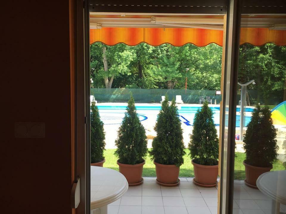 Relax Beach Apartman Hajduszoboszlo Exterior foto